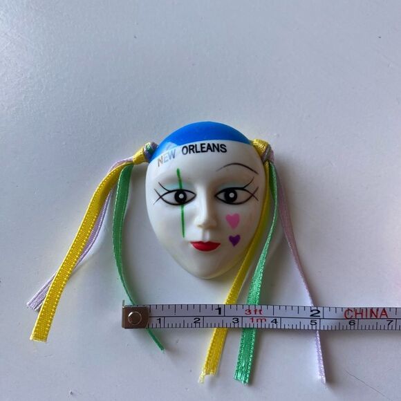 Vintage Colorful New Orleans Mask Pin - Picture 3 of 6